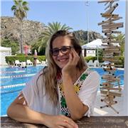 Studentessa laureanda giurisprudenza, passione per la filosofia e la storia, per i ragazzi adolescenti/universitari